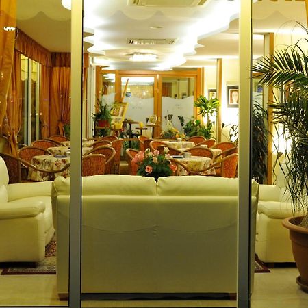 Hotel Al Prater リニャーノ・サッビアドーロ エクステリア 写真