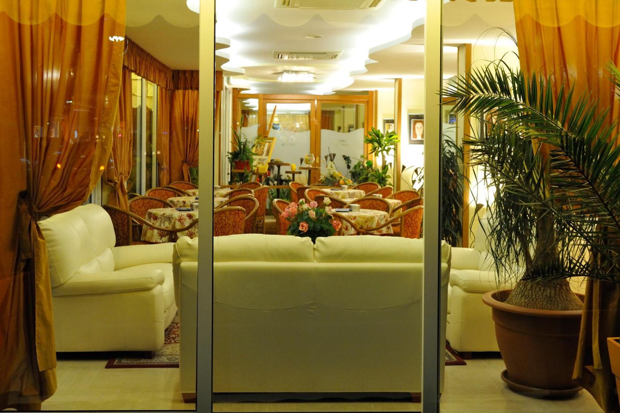 Hotel Al Prater リニャーノ・サッビアドーロ エクステリア 写真