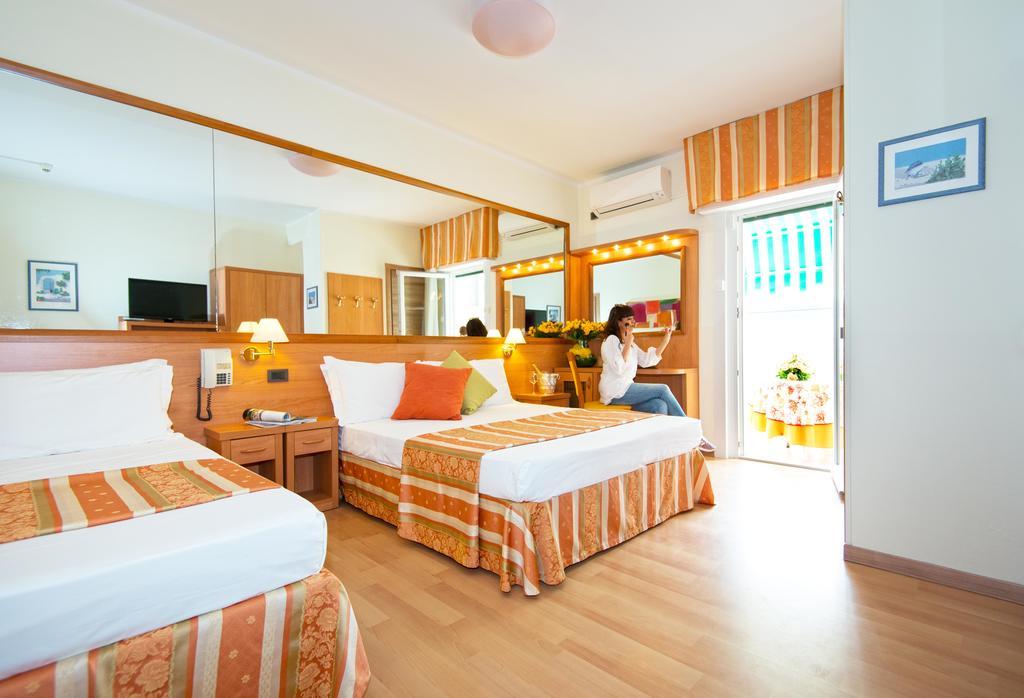 Hotel Al Prater リニャーノ・サッビアドーロ エクステリア 写真